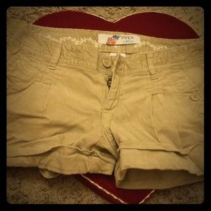 🌻Tan short shorts🌻